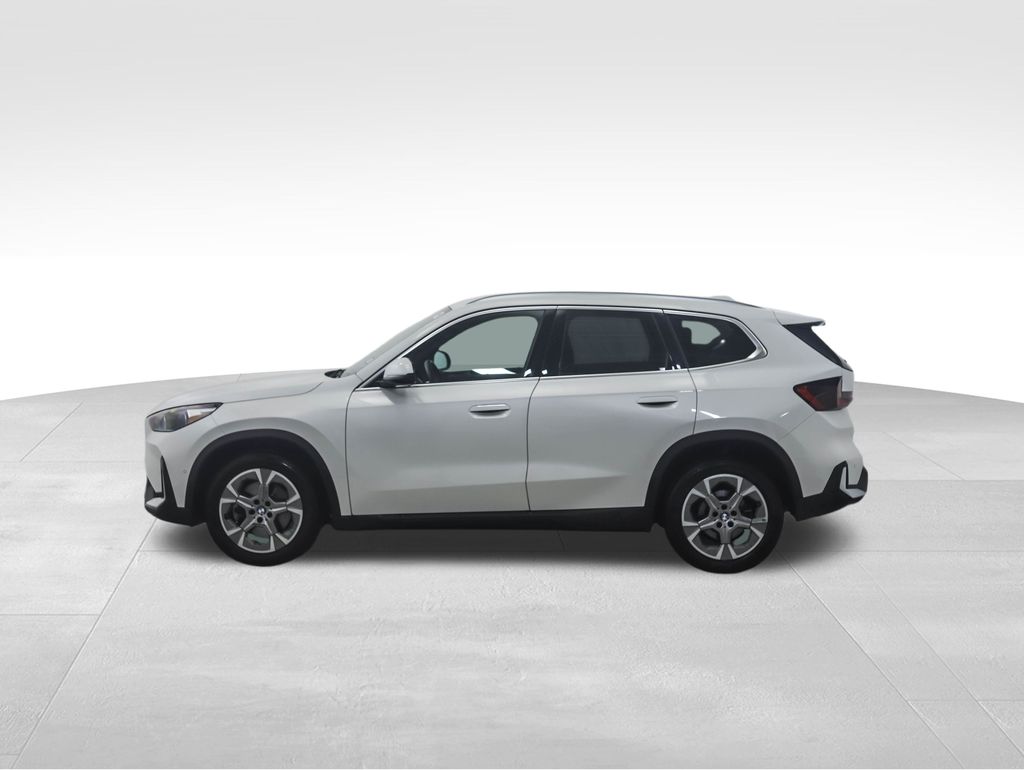 Thumbnail: 2023 BMW X1 - 2