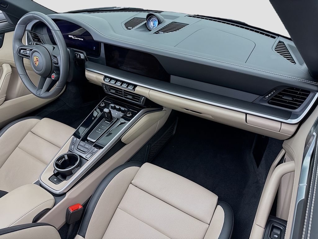 Thumbnail: 2025 Porsche 911 - 20