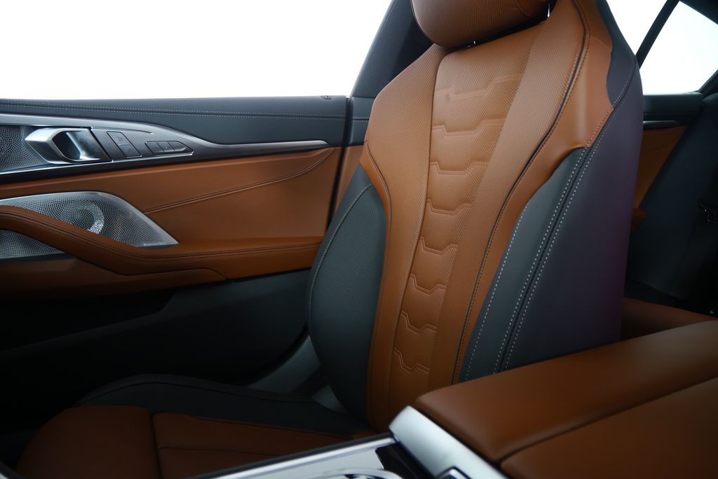 Thumbnail: 2026 BMW 8 Series - 25