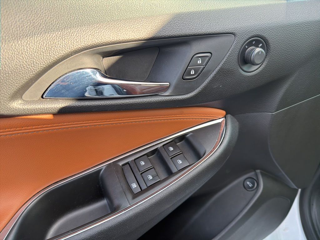 Thumbnail: 2017 Chevrolet Cruze - 26