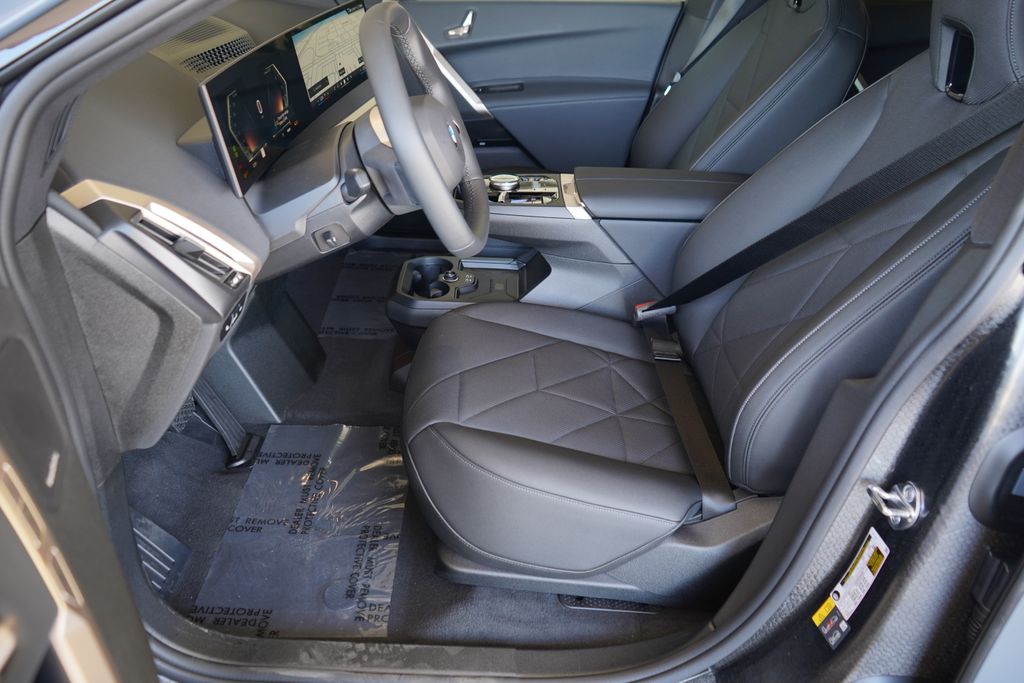 Thumbnail: 2026 BMW iX - 11