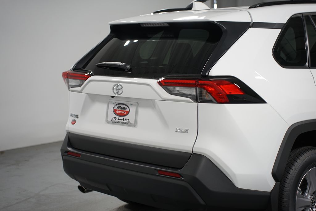 2025 Toyota RAV4 XLE 9