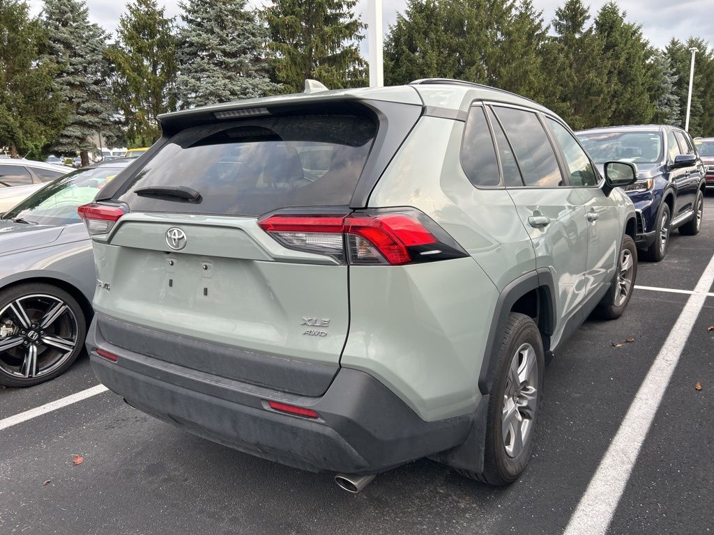 Thumbnail: 2022 Toyota RAV4 - 3