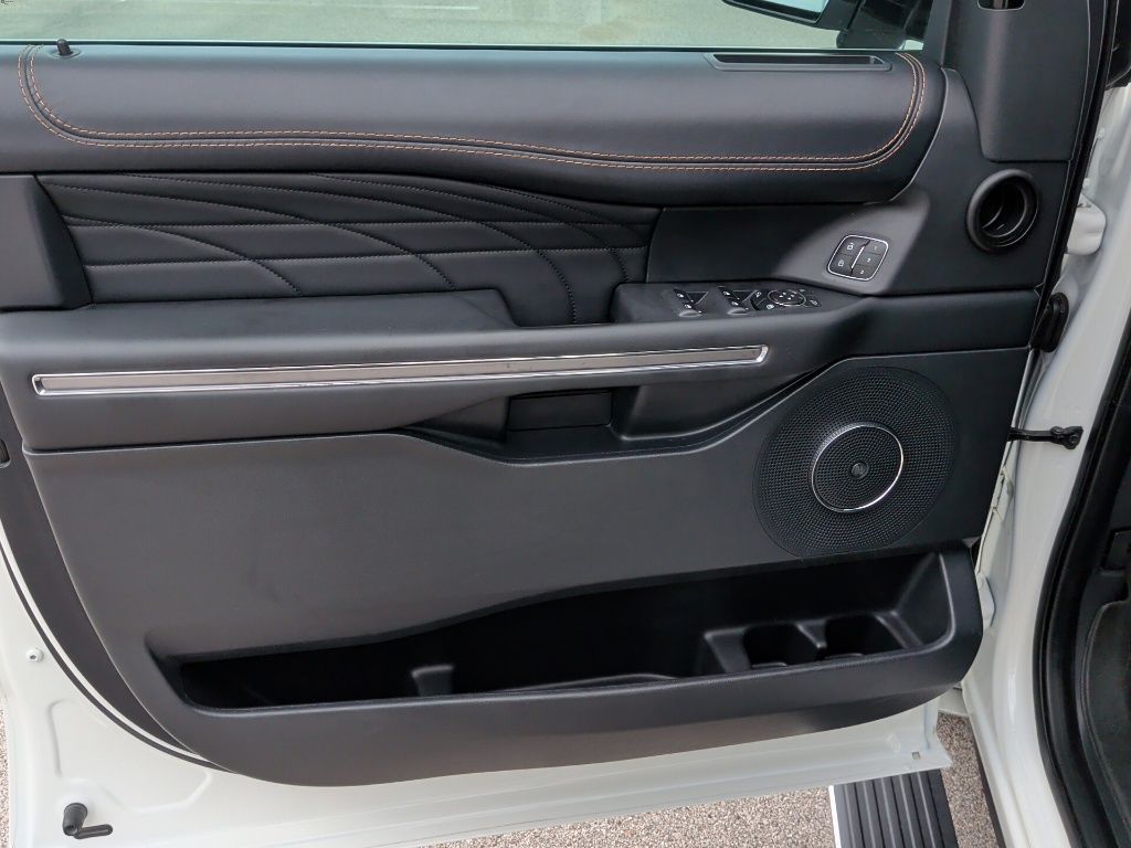 2022 Ford Expedition Platinum - 10