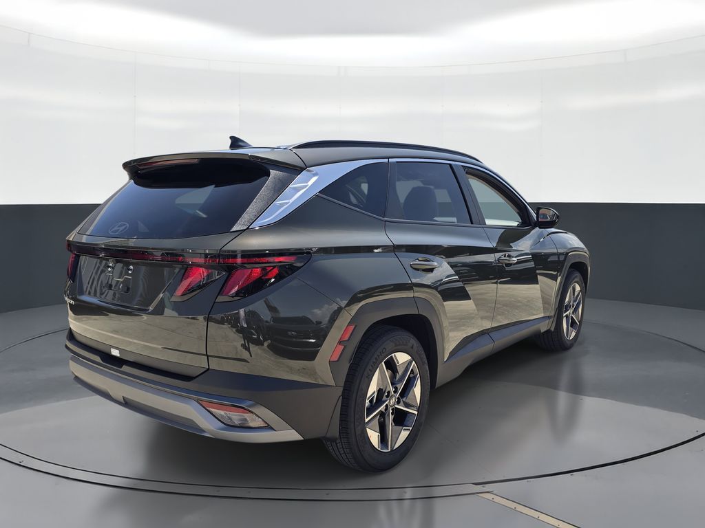 New 2026 Green Hyundai SEL Premium image 3