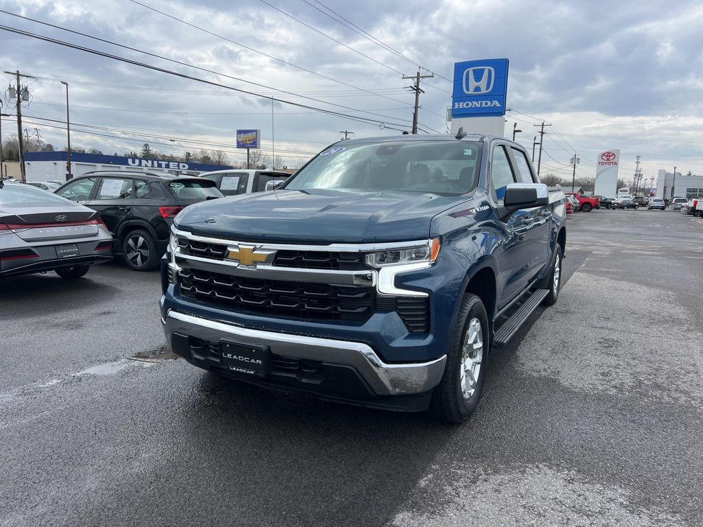 Lakeshore Blue Metallic 2024 Chevrolet Silverado 1500 LT Crew Cab 4WD Pickup Truck Four-Wheel Drive 8-Speed Automatic