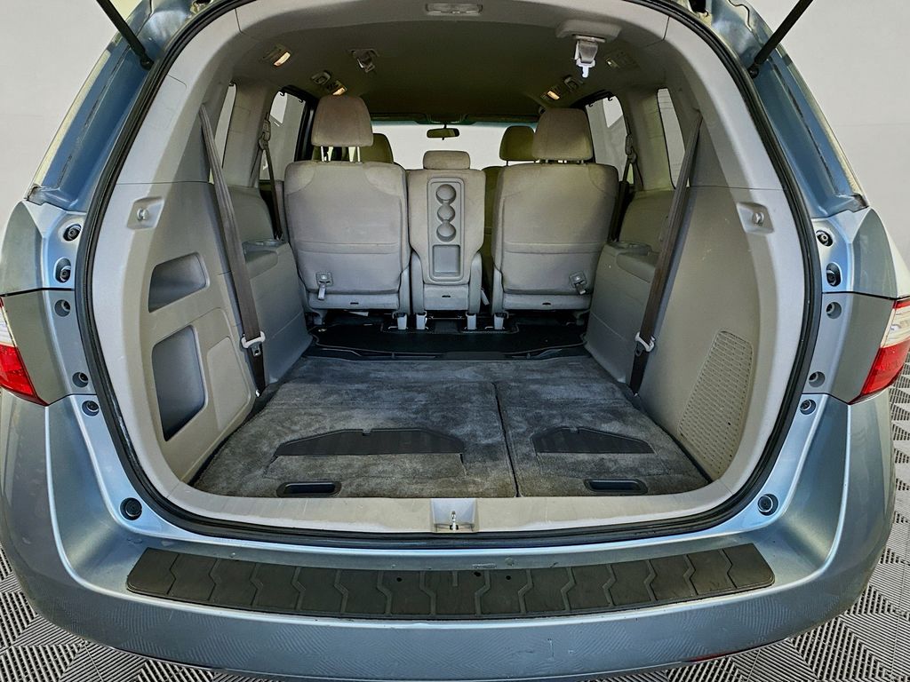 Thumbnail: 2011 Honda Odyssey - 23