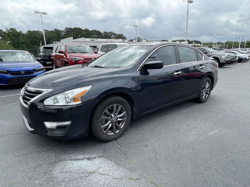 2015 Nissan Altima's photo