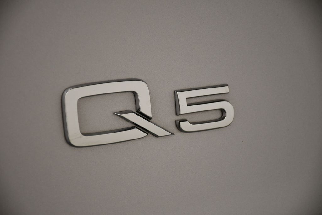Thumbnail: 2022 Audi Q5 - 9