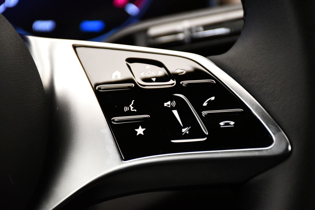 Thumbnail: 2025 Mercedes-Benz GLC - 23