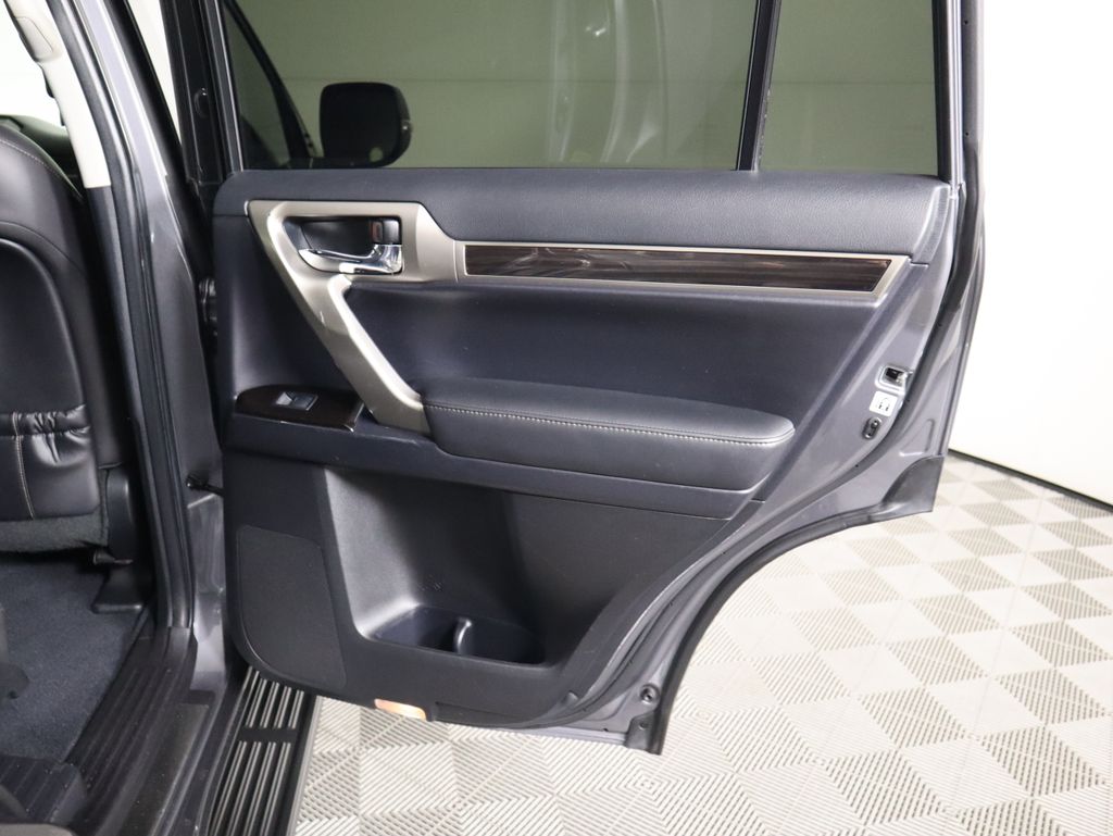 2016 Lexus GX 460 28