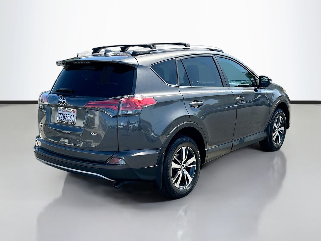 Thumbnail: 2017 Toyota RAV4 - 5