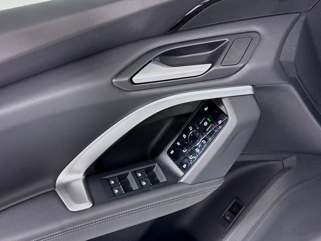 Thumbnail: 2025 Audi Q5 - 24