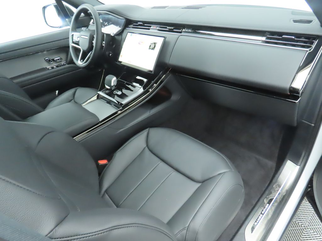 Thumbnail: 2025 Land Rover Range Rover Sport - 18