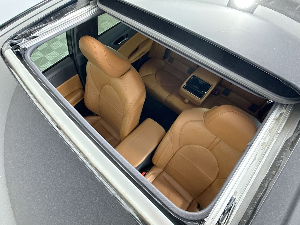 Thumbnail: 2020 Toyota Avalon - 22