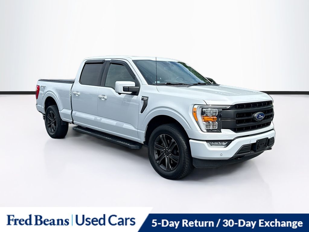 White Metallic 2022 Ford F-150 Lariat SuperCrew 4WD Pickup Truck Four-Wheel Drive Automatic