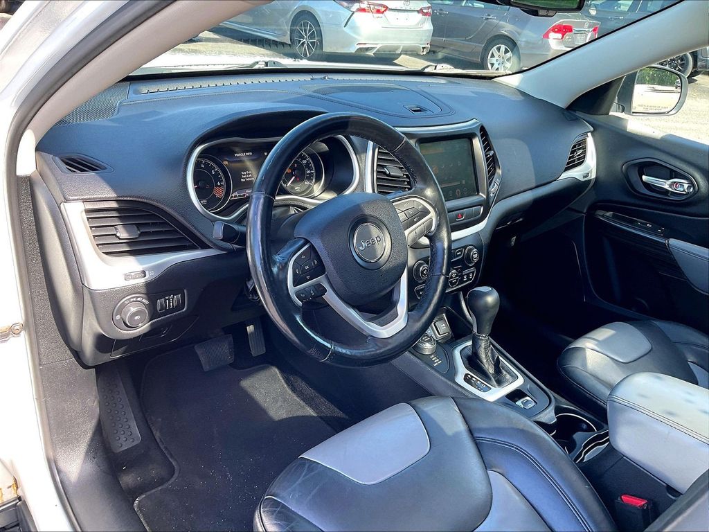 2014 Jeep Cherokee — photo 8