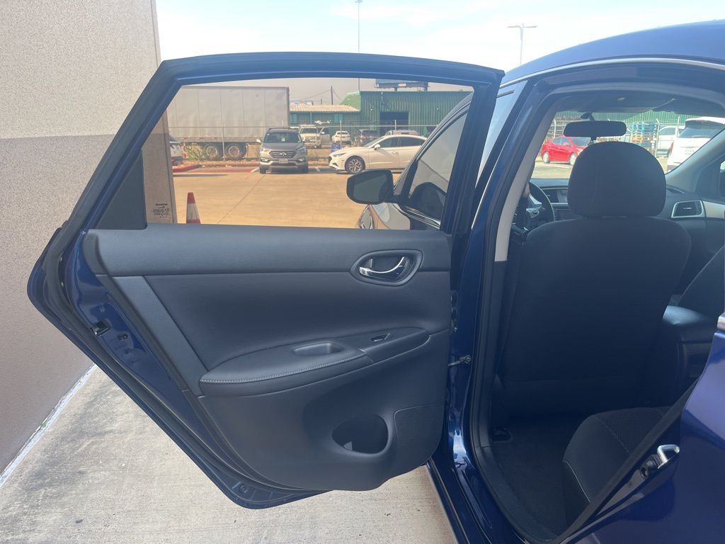 2018 Nissan Sentra S 10