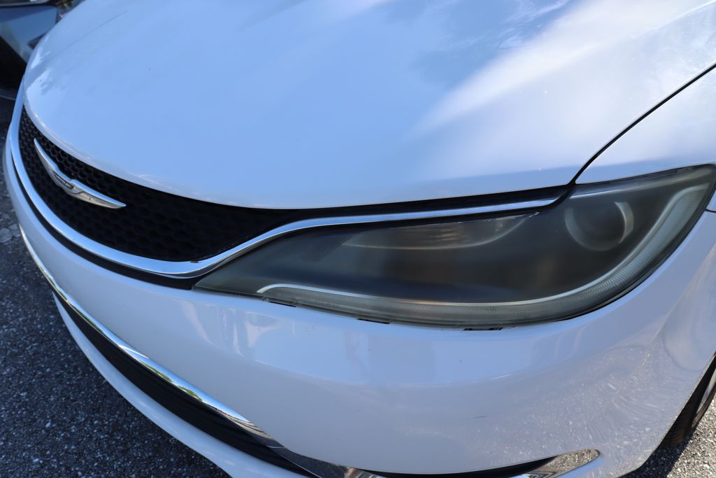 Thumbnail: 2015 Chrysler 200 - 3