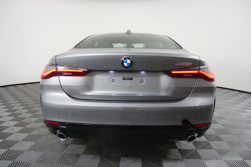 Thumbnail: 2026 BMW 4 Series - 4