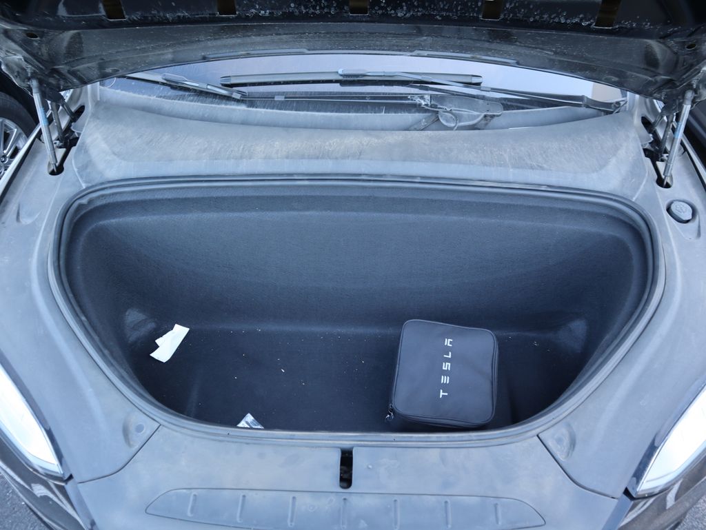 Thumbnail: 2021 Tesla Model X - 11