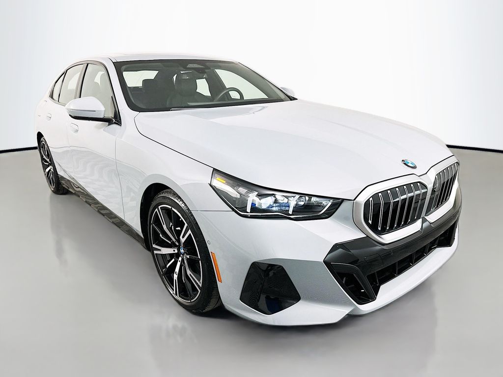Thumbnail: 2025 BMW 5 Series - 3