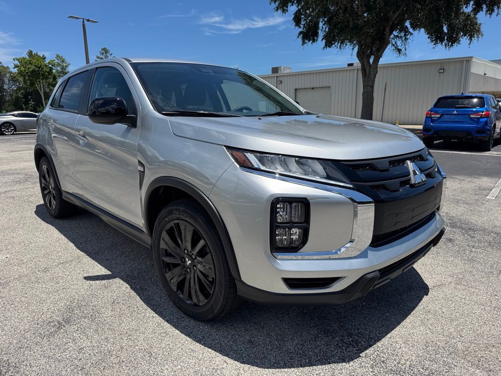 2025 Mitsubishi Outlander Sport LE photo 8