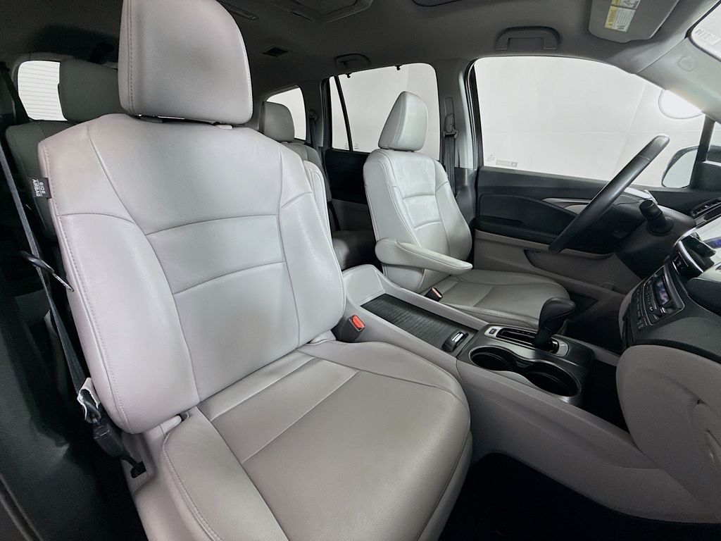 Thumbnail: 2018 Honda Pilot - 28