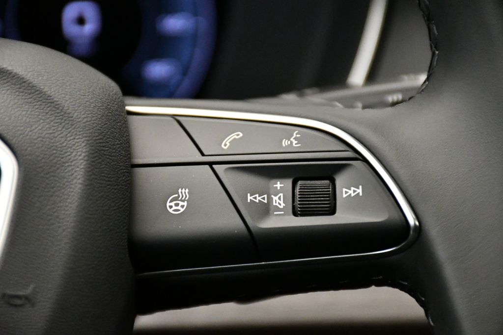 Thumbnail: 2025 Audi Q5 - 24