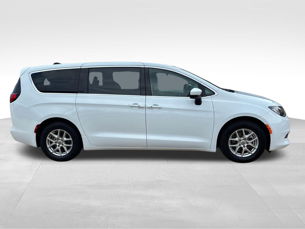 Used 2023 White Chrysler LX image 7