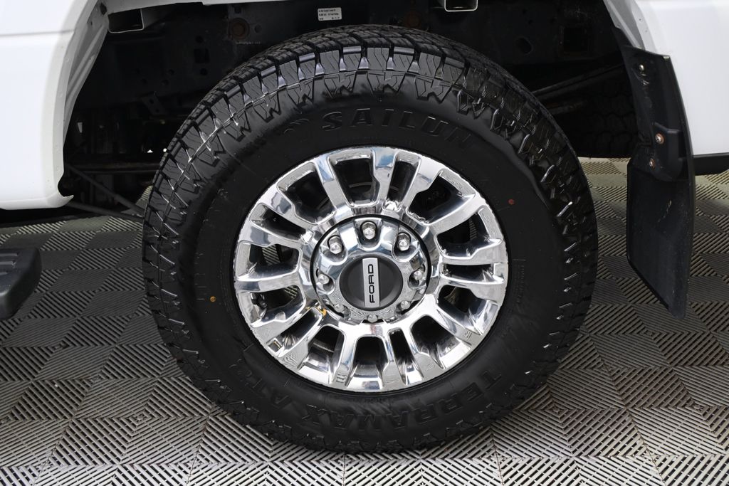 Used 2020 White Ford Lariat image 16