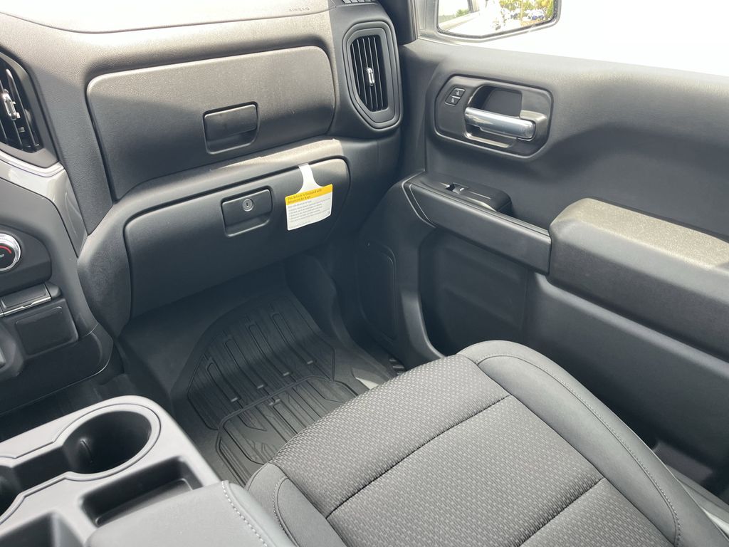 new 2025 GMC Sierra 1500 car, priced at $40,097