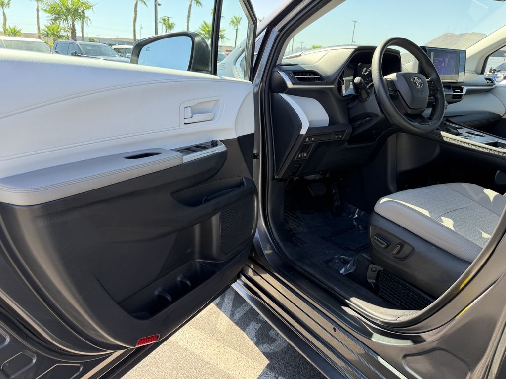 Used 2025 Toyota Sienna Van