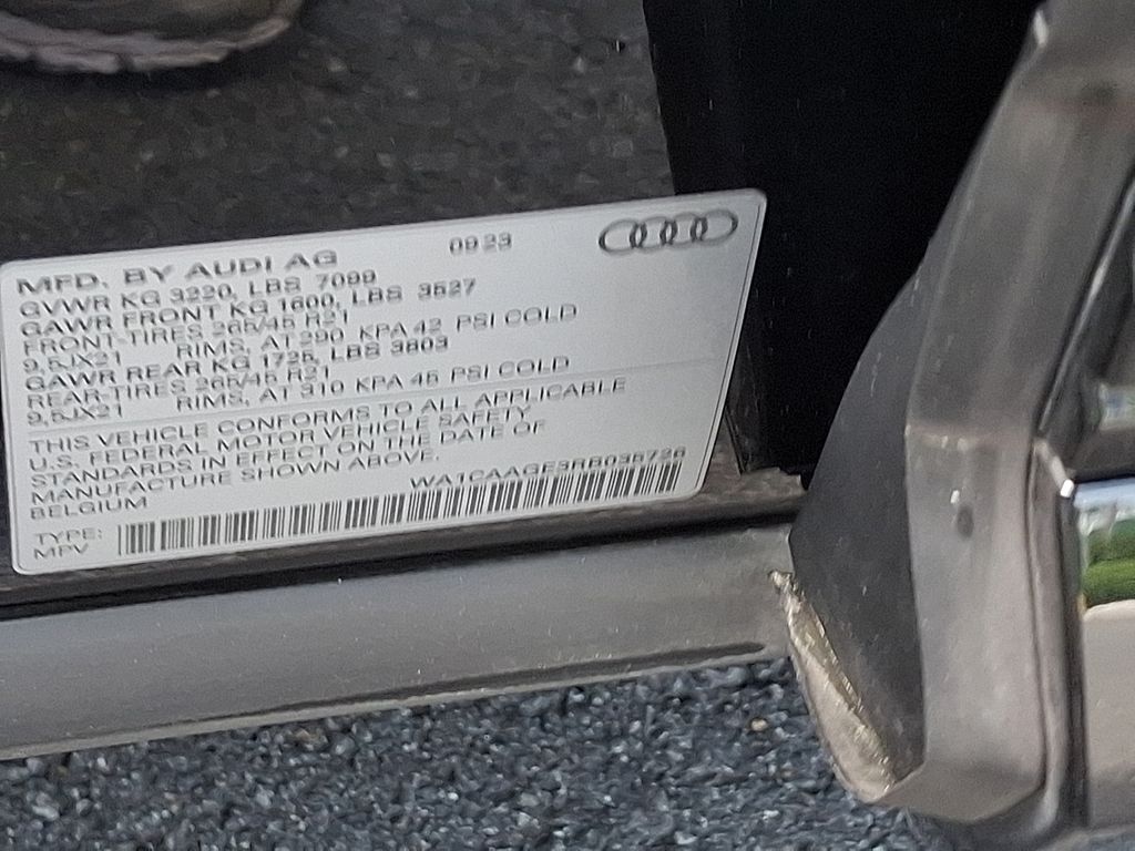 Thumbnail: 2024 Audi Q8 e-tron - 28