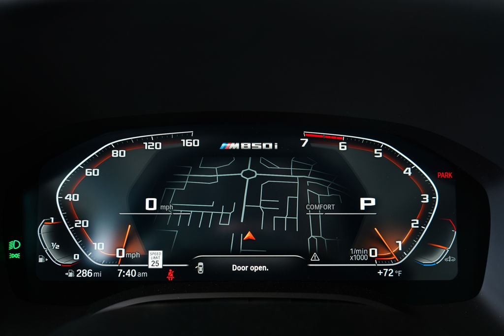 Thumbnail: 2026 BMW 8 Series - 18