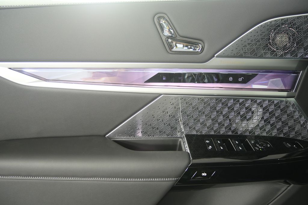 Thumbnail: 2026 BMW 7 Series - 9