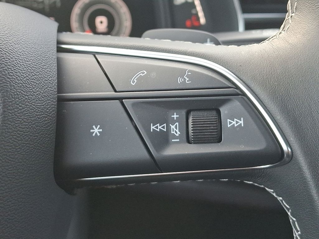 Thumbnail: 2023 Audi Q8 - 23