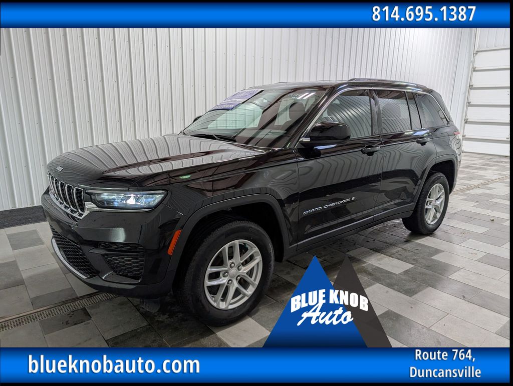 Diamond Black Crystal Pearlcoat 2023 Jeep Grand Cherokee SUV / Crossover Four-Wheel Drive 8-Speed Automatic