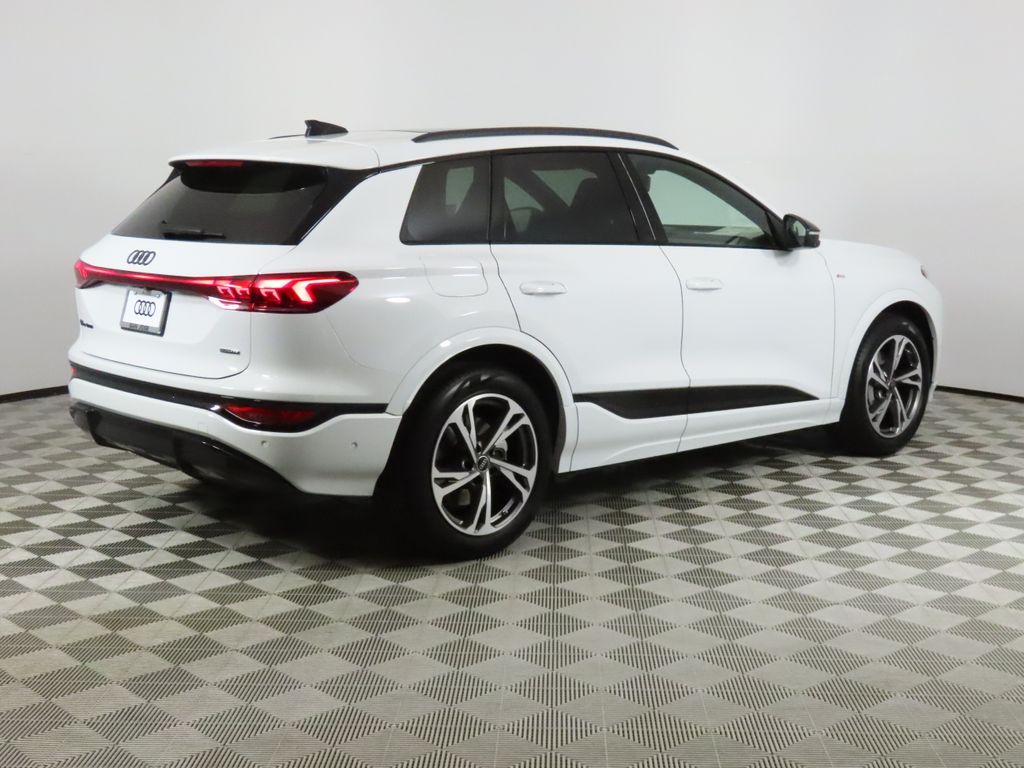 Thumbnail: 2027 Audi Q6 e-tron - 5