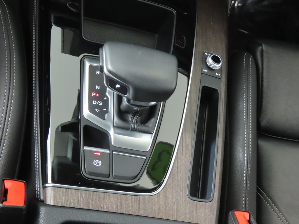 Thumbnail: 2023 Audi Q5 - 24