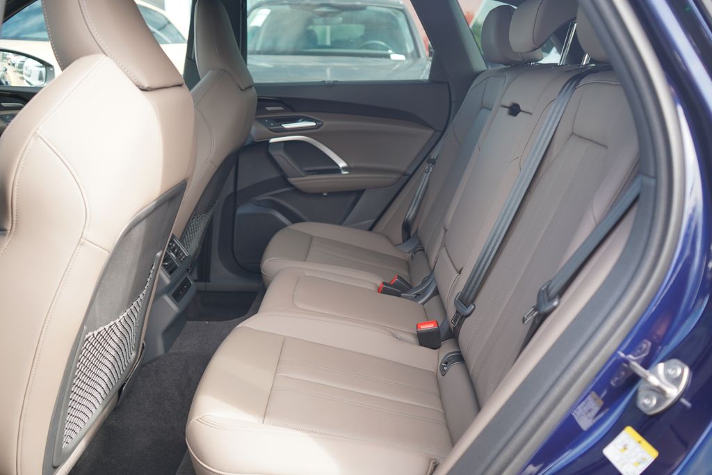 Thumbnail: 2025 Audi Q5 - 7