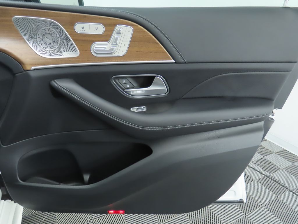 Thumbnail: 2026 Mercedes-Benz GLE - 27