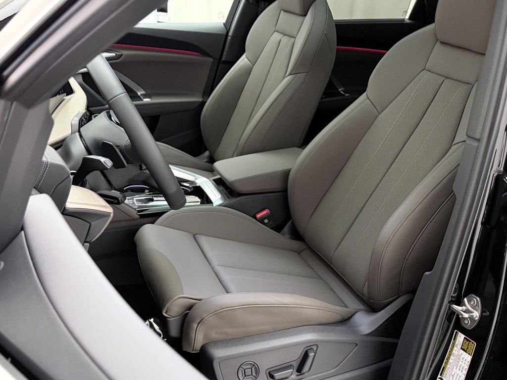 Thumbnail: 2025 Audi Q5 - 28