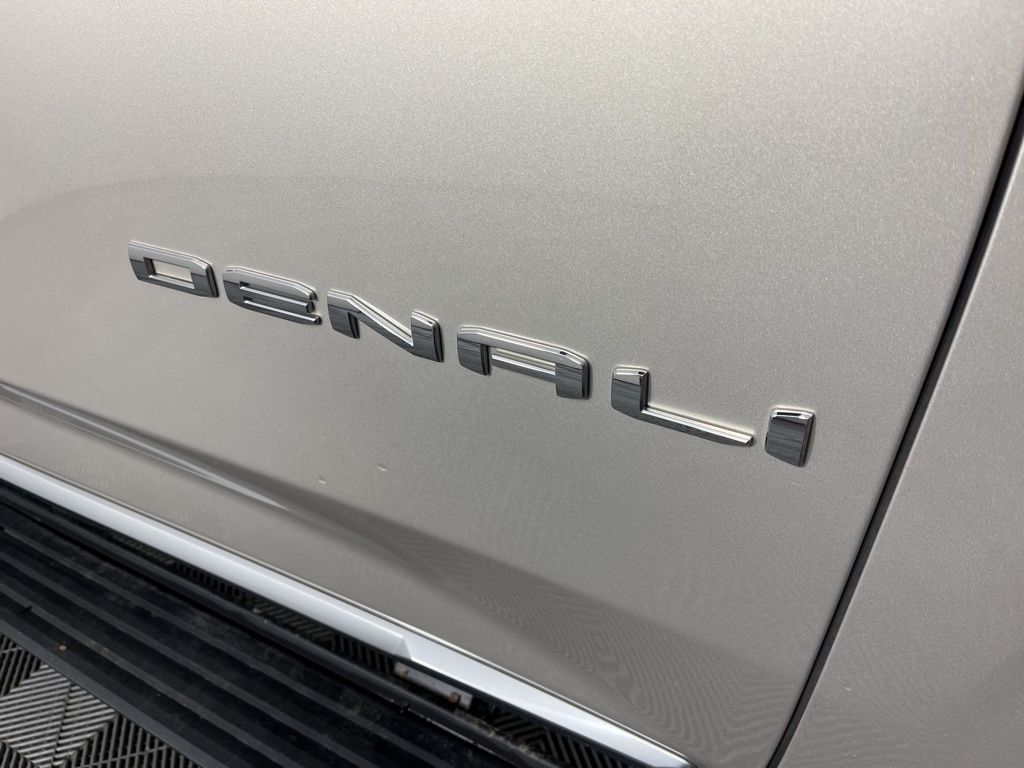 Thumbnail: 2021 GMC Yukon - 16
