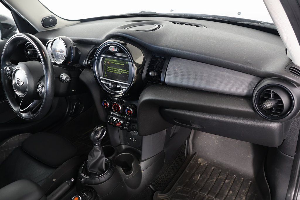Thumbnail: 2015 MINI Cooper - 9