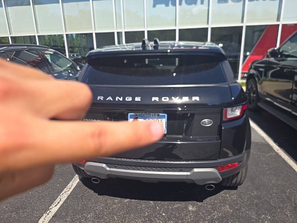 Used 2016  Land Rover SE Premium image 6