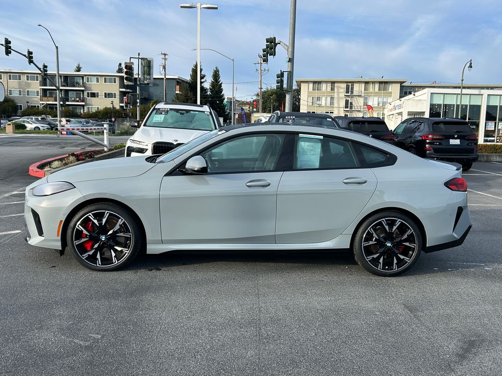 Thumbnail: 2026 BMW 2 Series - 2