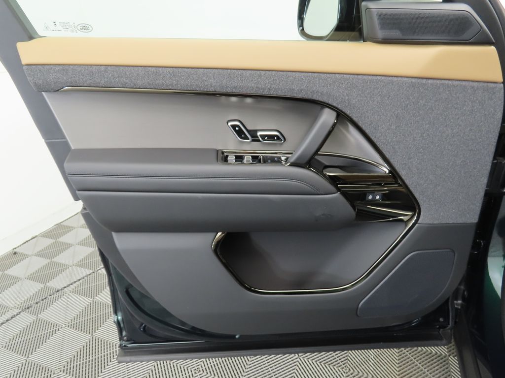 2025 Land Rover Range Rover Sport Dynamic 24