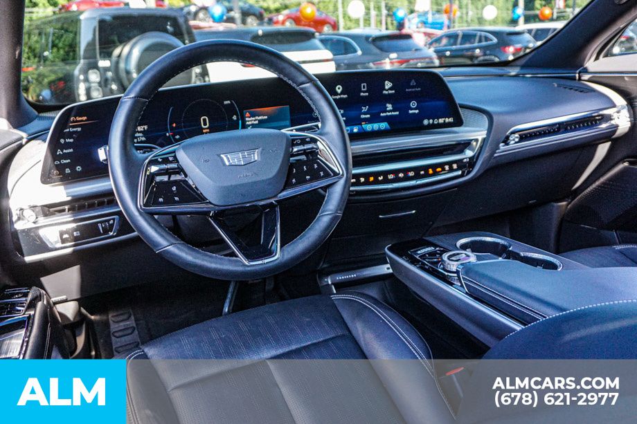 Used 2024 Silver Cadillac Luxury image 28