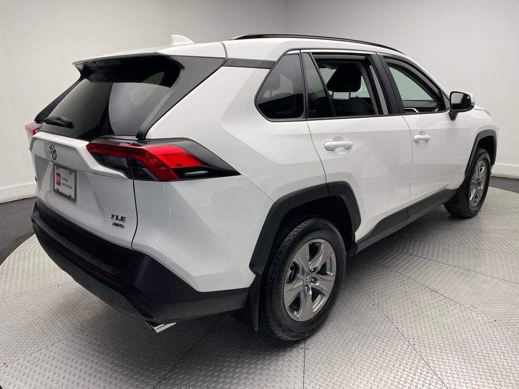 2024 Toyota RAV4 XLE 5